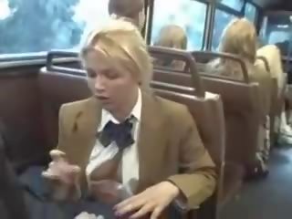 Bionda dea succhiare asiatico juveniles membro su il autobus