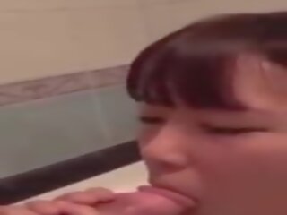 Japanese Girls Give Slow Bj in the Bathtub: Free sex clip de