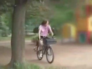 Japanese girlfriend Masturbated While Riding A Specially Modified sex film Bike!